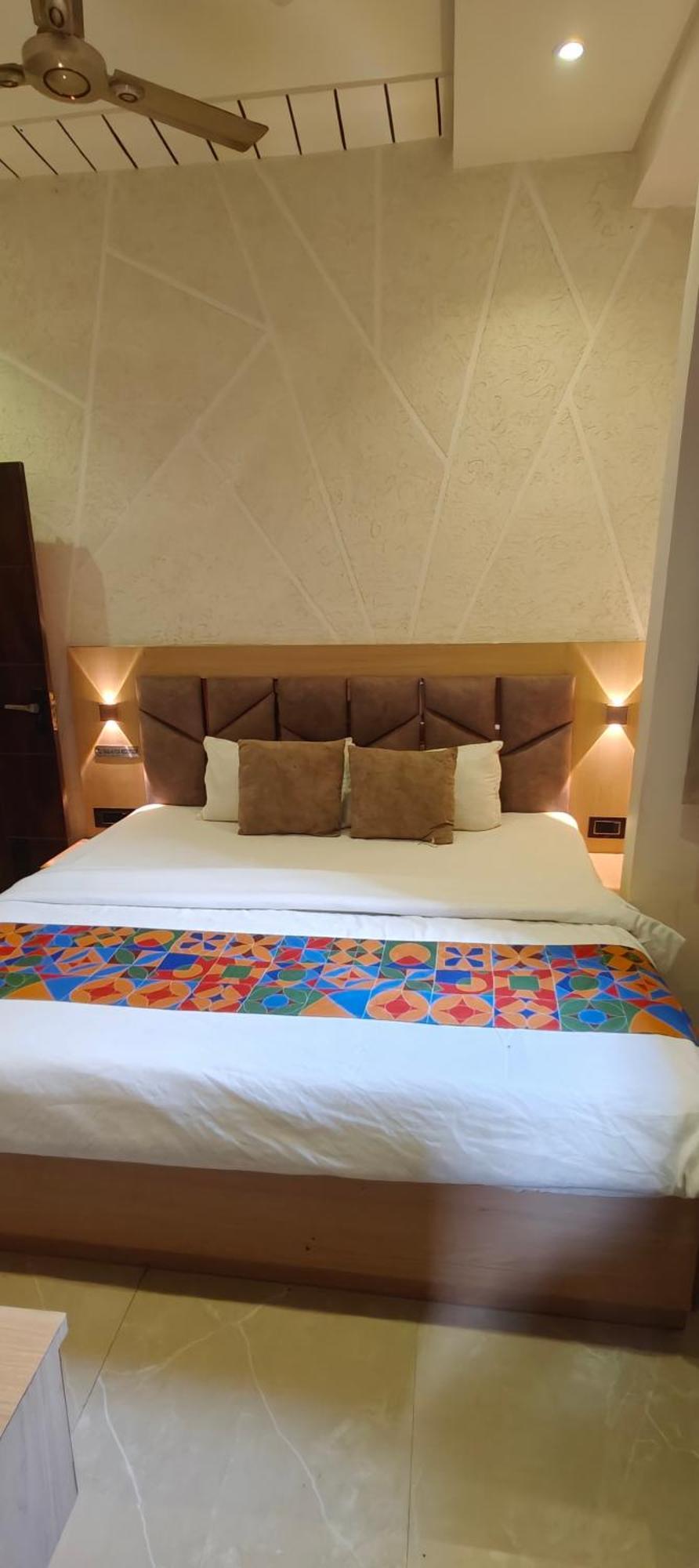 Hotel Ambika Dx Gwalior Exterior foto